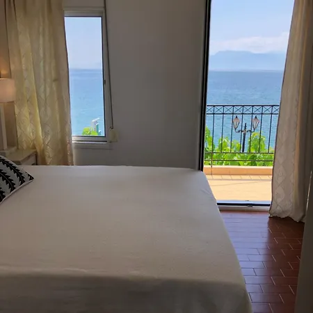 Studios On The Beach Galaxidi Exterior photo